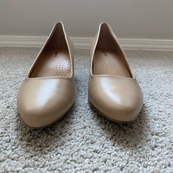 Trotters Keira Kitten Heel - Women’s size 11 - nude leather - Picture 3 of 7